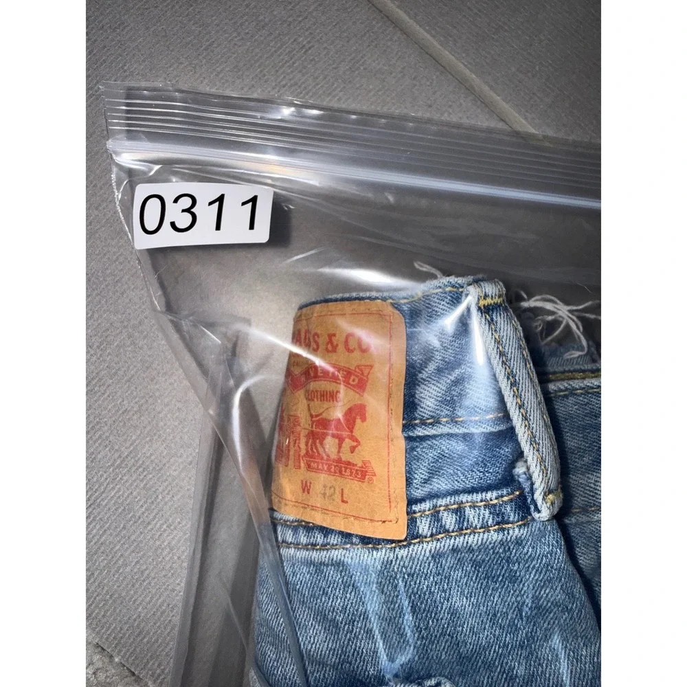 Levis 511 Slim Fit Distressed Denim Shorts Mens 42 Light Wash Cut Off Irregular
